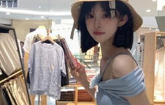 语画界 – 让人心动的Angela小热巴，私拍旗袍美腿美图带你走进梦幻世界.txt