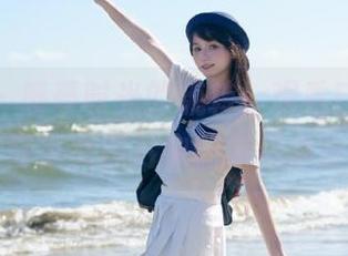 语画界 – 感受时光的流转！观看Emily顾奈奈酱少女照片中的岁月静好.txt
