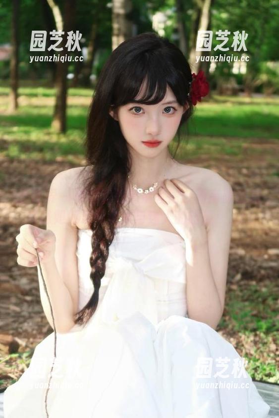 语画界 - 程程程的高清套图：看高跟鞋和筒袜如何演绎优雅与迷人的碰撞！.txt