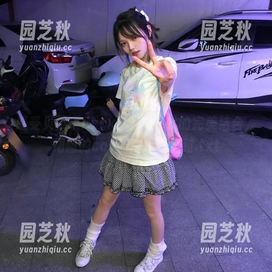 感受贝贝琪Becky与死库水的完美结合，细腻的cos照片不容错过.txt