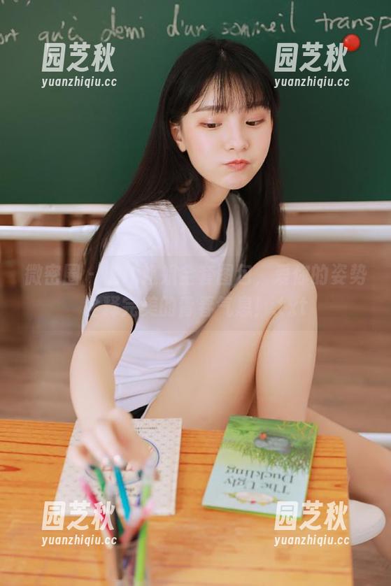 微密圈 - 铁锤姐姐全套图包，爱你的姿势诠释完美的青春气息！.txt