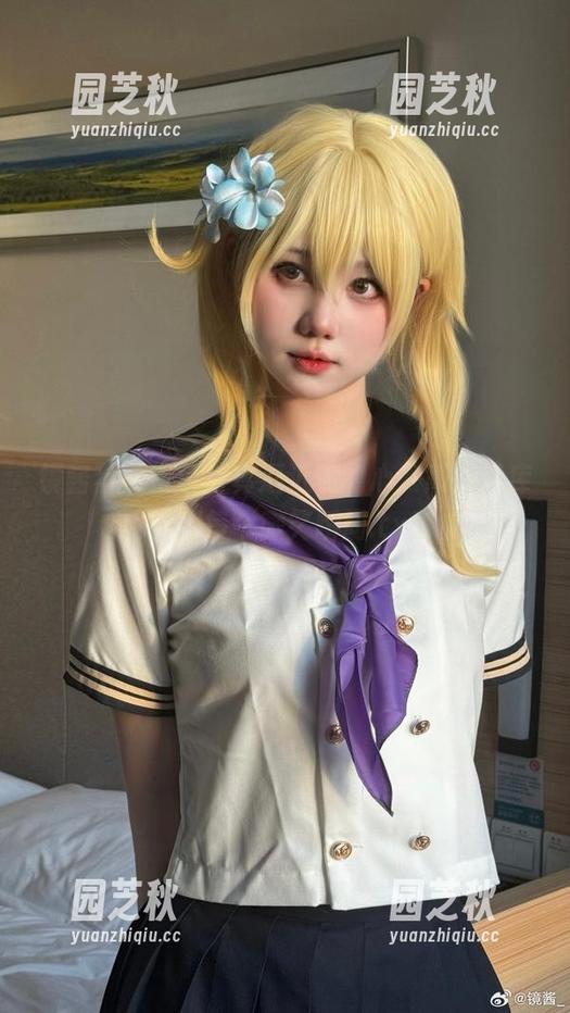 镜酱甜美粉色写真逼近你的心，高清图库捕捉每个微笑瞬间.txt