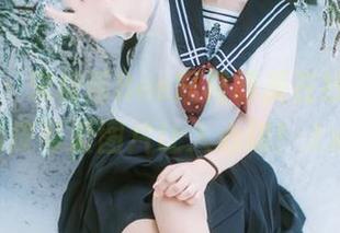 青豆客 – 宋梓诺Bee短裙唯美在线写真，俏皮可爱图片让人心动！.txt