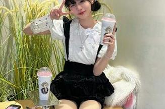 青豆客 – 徐妍馨Mandy的连衣裙合集：经典与现代交织的写真照片，展现她的个性.txt