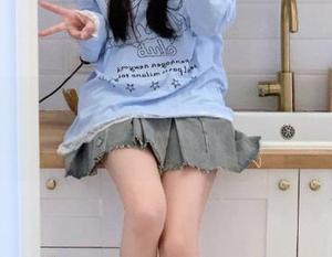 青豆客 – 抓住瞬间！谭晓彤兔女郎最新写真集展现不一样的风情.txt