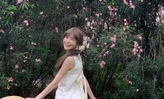 风之领域：邻家黑丝清新女孩的阳光气息，打造完美图片与原图定格瞬间！.txt
