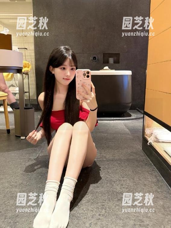 私拍原图独家放送：风之领域白丝美腿捕捉瞬间的奇妙.txt