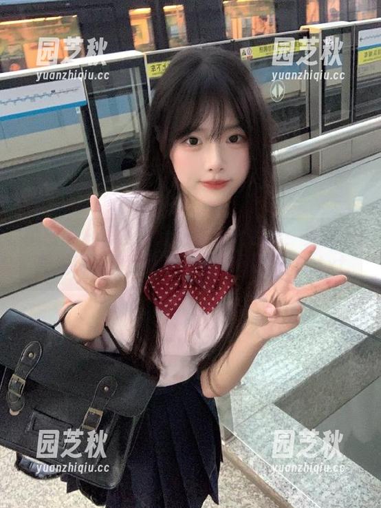微密圈 - 黑饱宝运动作品大揭秘：免费下载精彩写真，绝对让您目不转睛！.txt